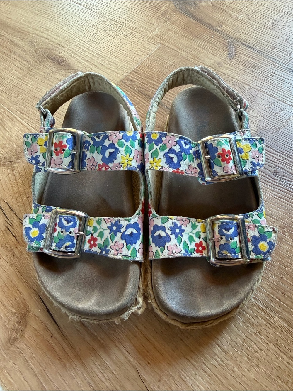 Mini Boden Kids Floral Buckle Sandals